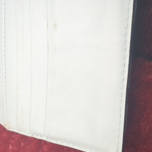 Coach Black Leather Wallet with Embossed Signature Pattern - Picture 9 of 12